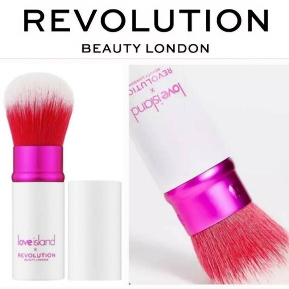 Revolution Beauty X Love Island Kabuki Brush - Picture 1 of 8